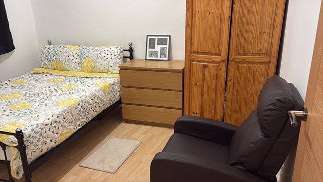 Large Double Room –  Bromley by Bow/Poplar Main Photo