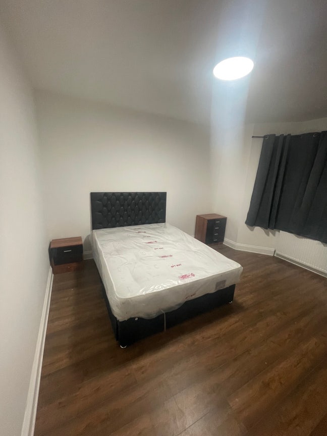 Bright Double Rooms/ New Refurb/ All Bills  Inc Main Photo