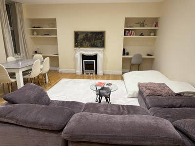 Double bedroom private bathroom prime marylebone Main Photo