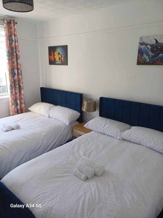 Workers/ Contractors• Entire flat 3‑Bed•Long Stays Main Photo