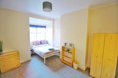 🏡 Five Furnished Rooms Available | Carholme Road, Main Photo