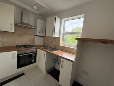 1 Bedroom Flat to Let – Gibbon Road, Nunhead, SE15 Main Photo