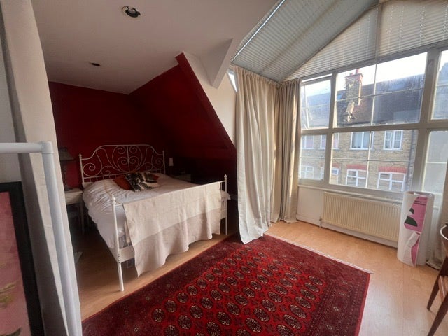Double en-suite in East Sheen Main Photo