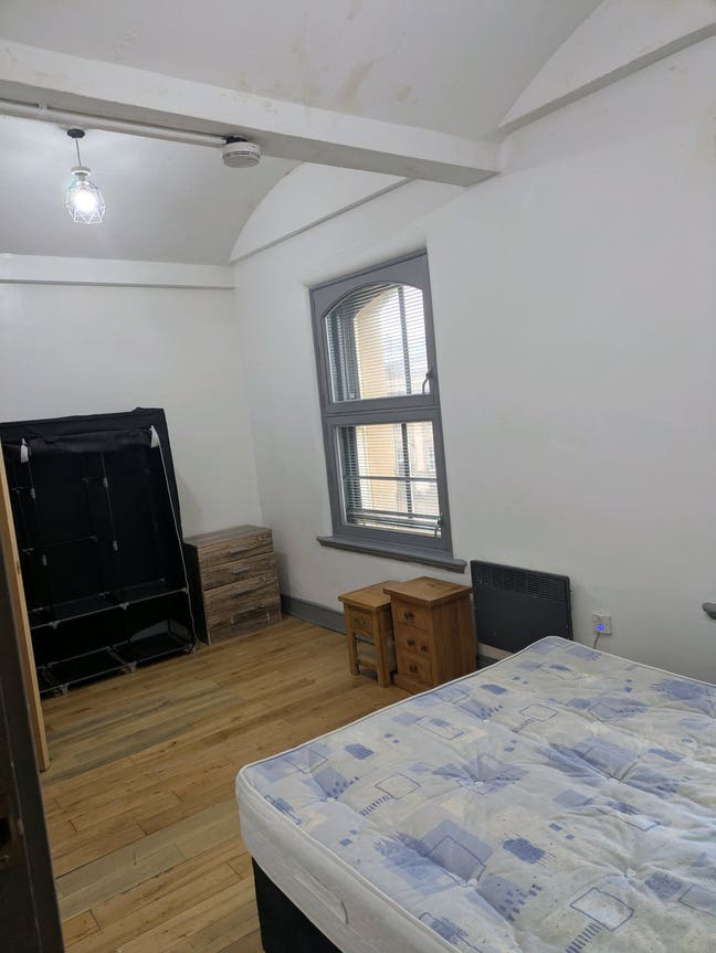 2 bedroom flat Main Photo