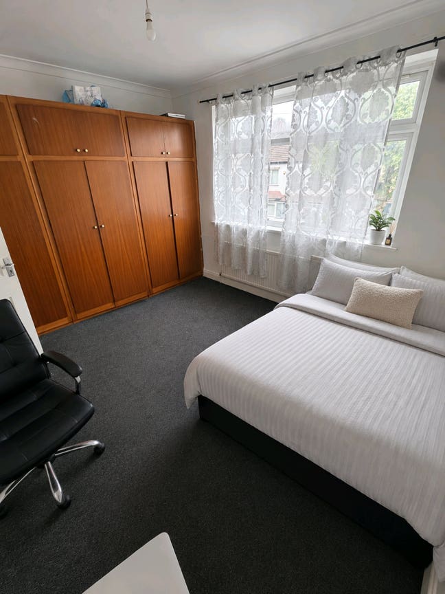 Double Room East Ham Available - UC Accepted  Main Photo