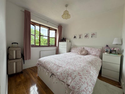 Peaceful double room-Female preferred!
 Main Photo