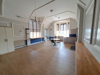 Spacious Double Rooms in Historic Building  Main Photo