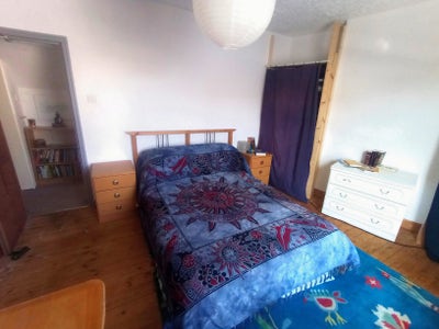 Double room in homely period property Main Photo