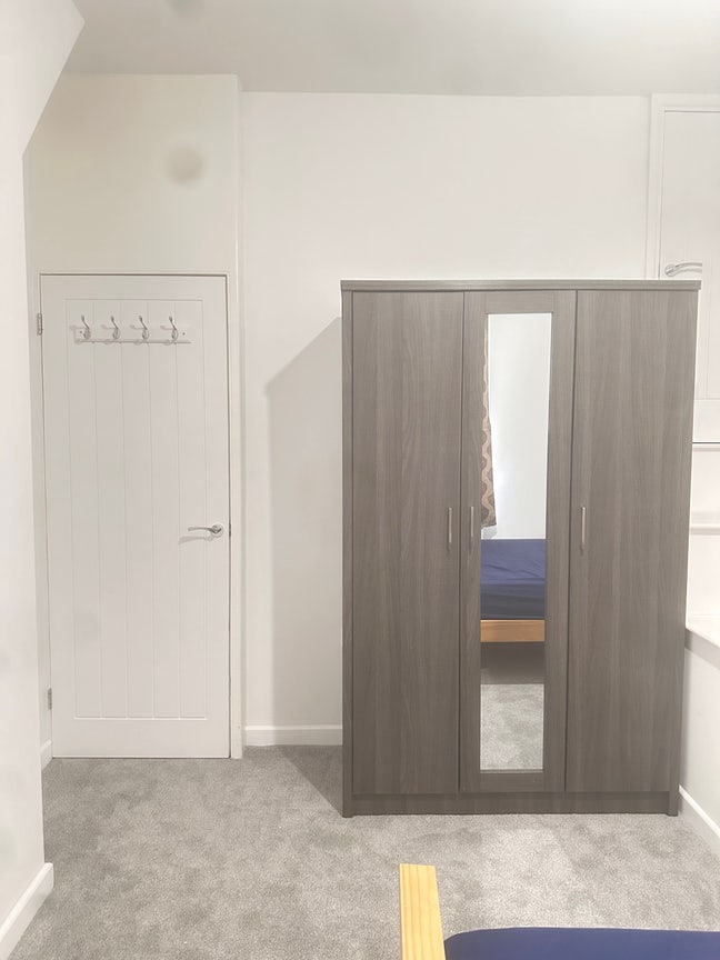 Room for rent  Main Photo