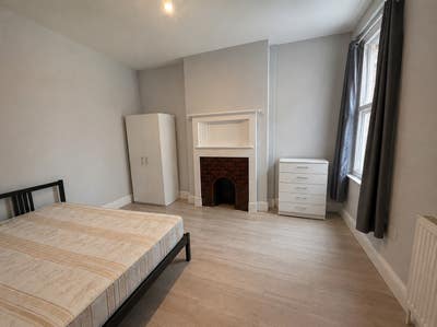Double Room Wood Green  Main Photo