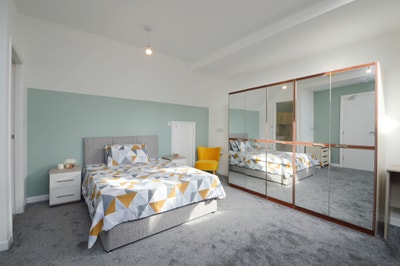 Large Double en-suite rooms in Newark centre Main Photo