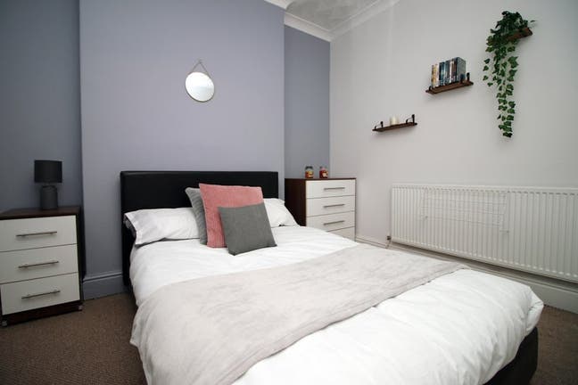 Stylish Room  | Bills Inc | Great M4 Access 📍 Main Photo