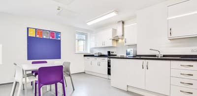 Ensuite room - Short term let only Main Photo