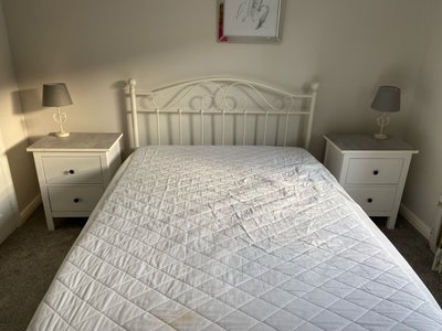 Sunny Double Bedroom  Main Photo