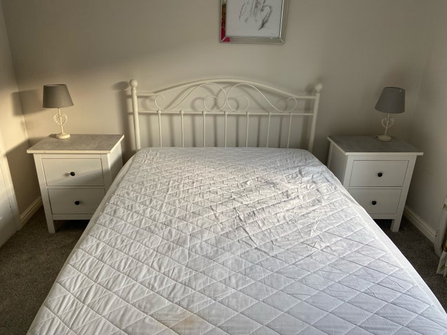 Sunny Double Bedroom  Main Photo