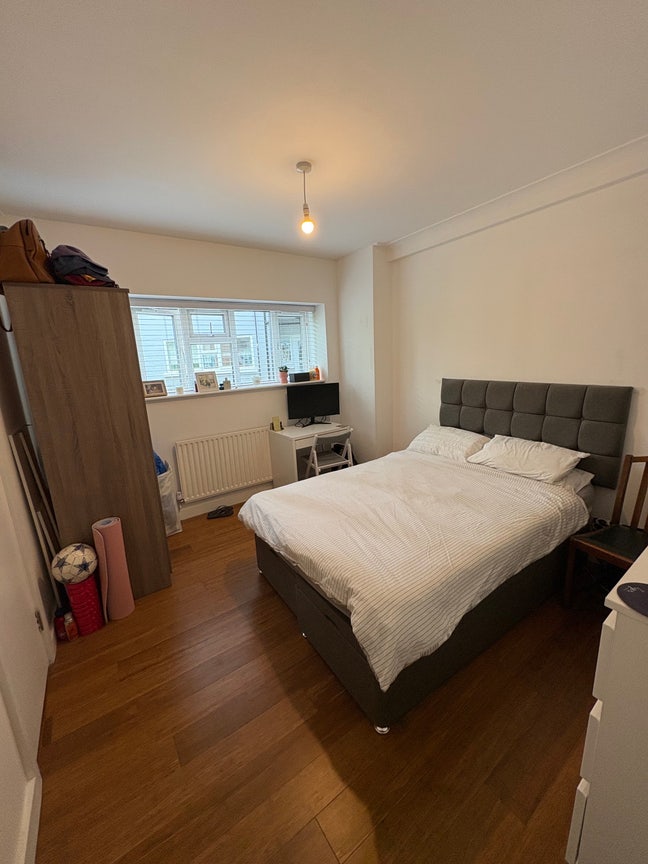 En-Suite - Willesden Green - &pound;805pm (From June) Main Photo