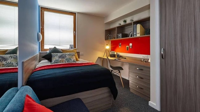 En-suite double room in Aldgate East  Main Photo