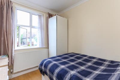 Double room available in a 4 bed houseshare  Main Photo