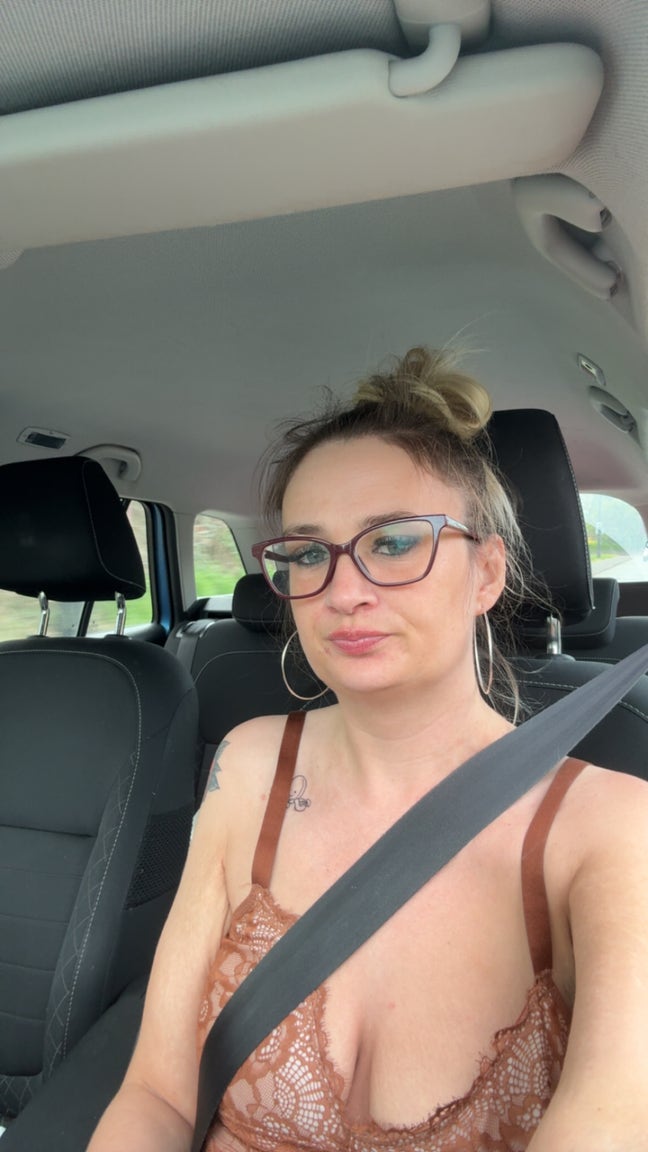 Single women looking for house share  Main Photo