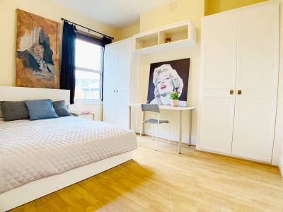 ✨ Clean, Vibrant, Ready to Move In Rooms ☺️ Main Photo