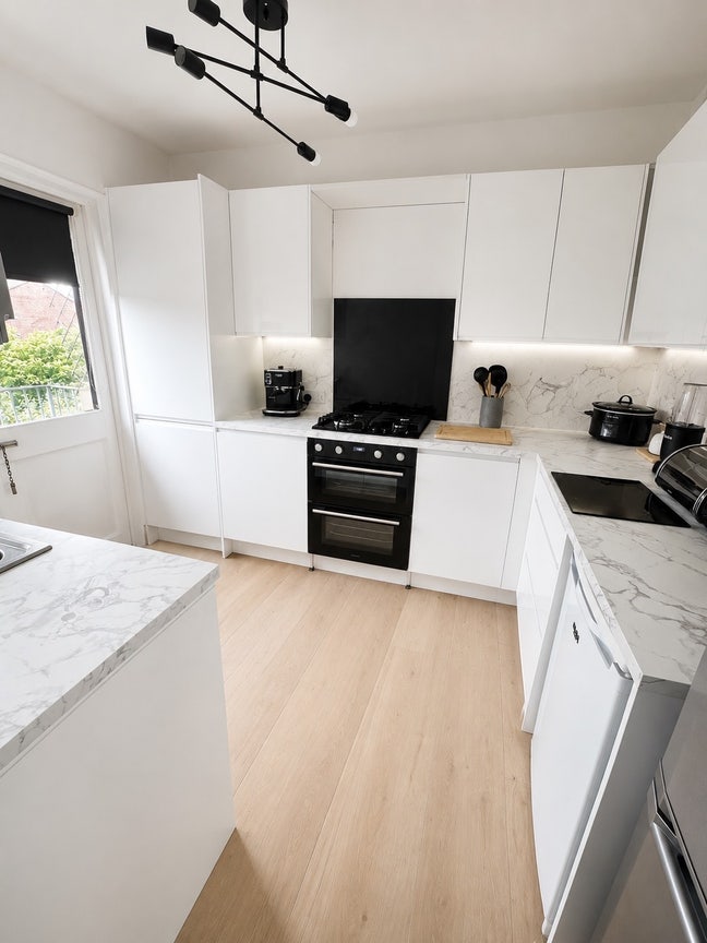 Double bedroom and single room available  Main Photo