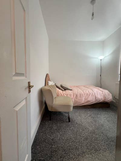 Student  Room  Near  Hospital Main Photo