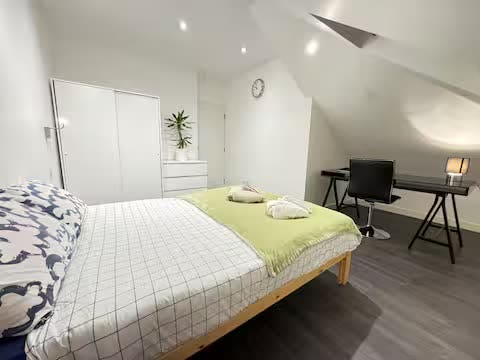 Spacious Spirit Loft Room / All Bill Include Main Photo