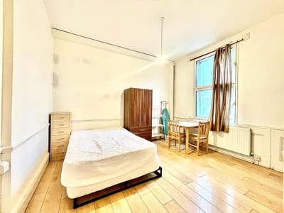 Studio in Holloway Road, Islington, N7 Main Photo