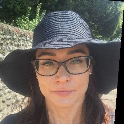 Professional Female seeks a double room in Guildfo Main Photo