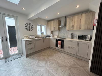 Amazing En-Suite Room in BT4 HMO - 1st JUNE 2026 Main Photo