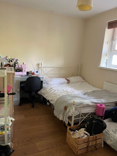 1 Room available in 3 bed flat  Main Photo