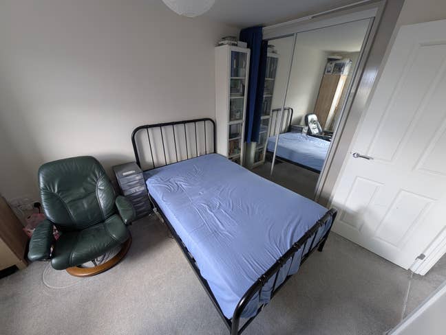 Furnished double room | All bills included Main Photo
