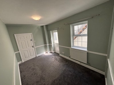 Room to rent- close to town Centre  Main Photo