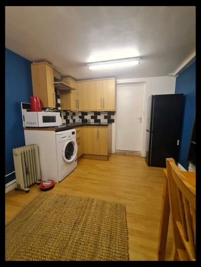 Cosy Studio, Independent Access, Bills Included Main Photo
