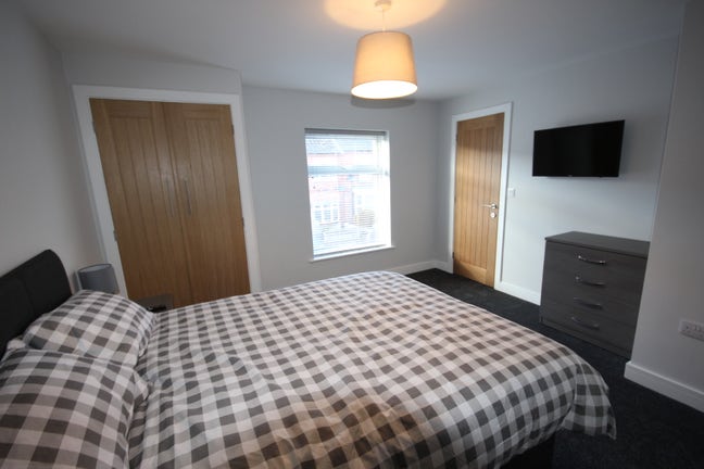 Walking Distance To Queens Hospital En-Suite Rooms Main Photo