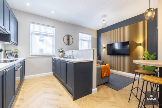 Stunning New 6 Bed Hmo in BT9 - Must See! Main Photo