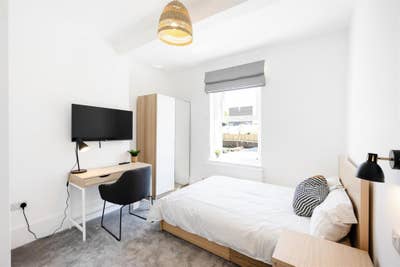  Stylish Ensuite Room Available in Downend Main Photo