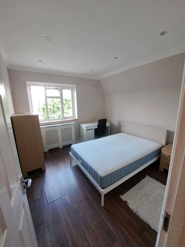 Huge Double Room Main Photo