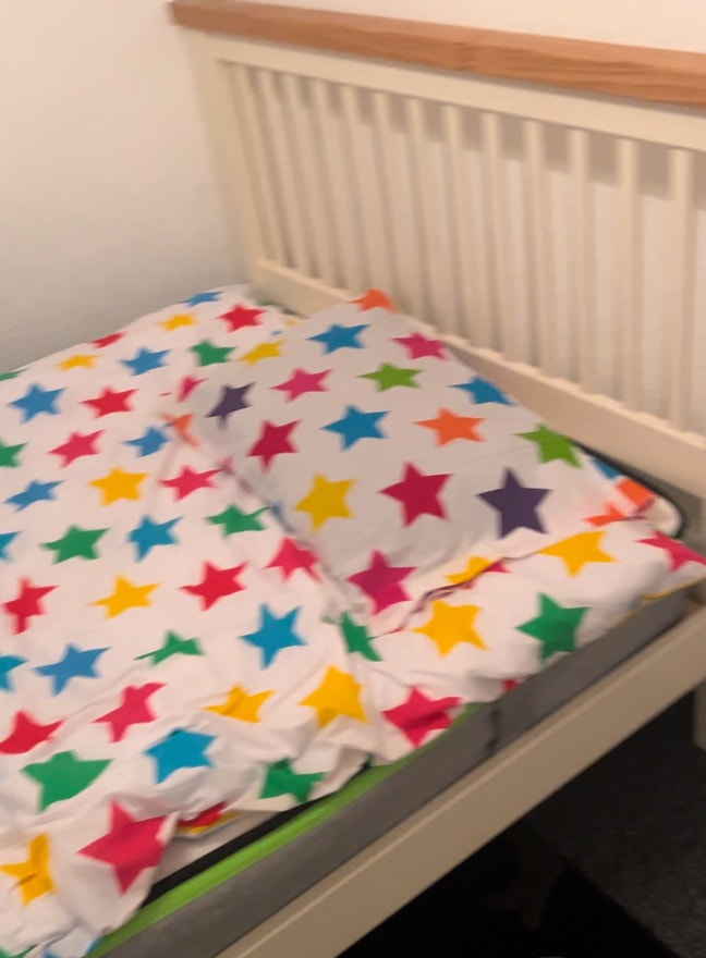 I need a clean and tidy lady to live with Main Photo