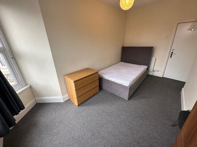 Huge Double Room in Downend/Staple Hill Main Photo