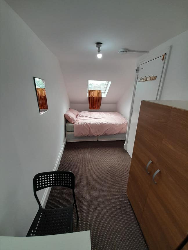 Double Room with Bills &pound;750 Main Photo