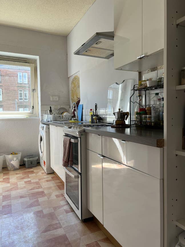 Room in Thornwood Main Photo