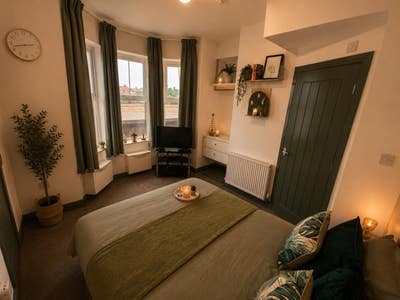 ✨ Stylish & Spacious Double Room Available  Main Photo