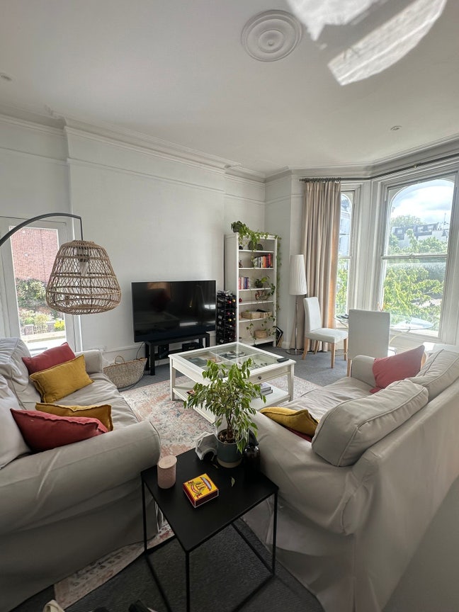 Double room in Notting Hill (Elgin Crescent) Main Photo