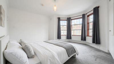 Furnished Modern Large Double Room in Plumstead Main Photo