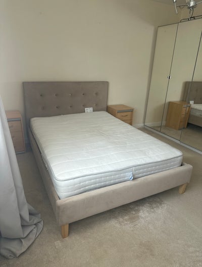 Double bedroom Main Photo