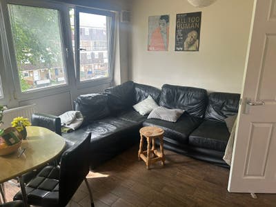 Double Room available in Bow Main Photo