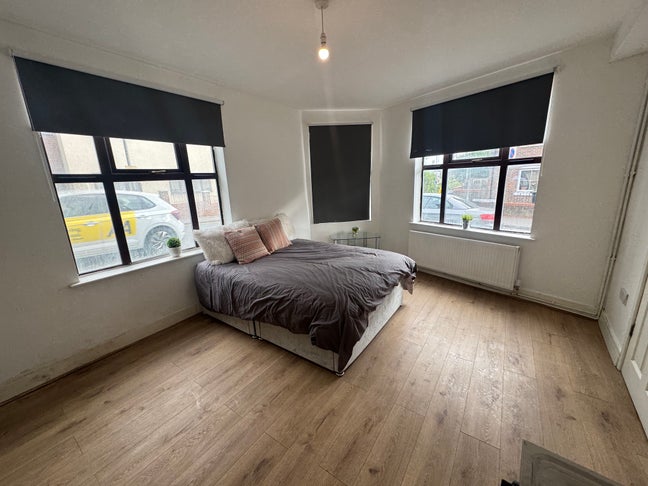 Studio Room - Ensuite - with Kitchenette -  Main Photo
