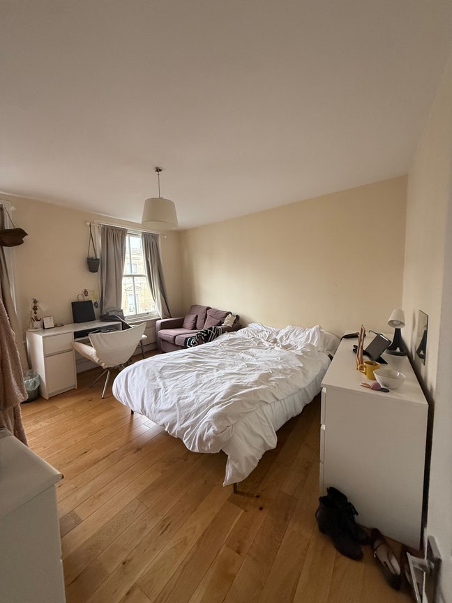 2 months | &pound;900/month (Female-only room rental) Main Photo