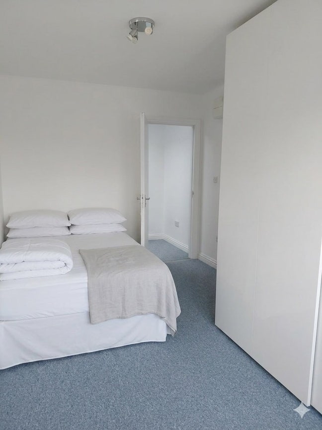 1 Bed to Rent close to Queensbury Station Main Photo
